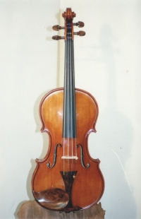 Violon-Lamario-94-ModeleStradivarius-Entier.jpg