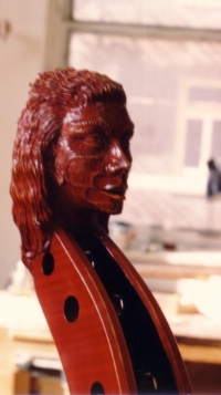 Violoncelle-Lamario-85-Tete.jpg